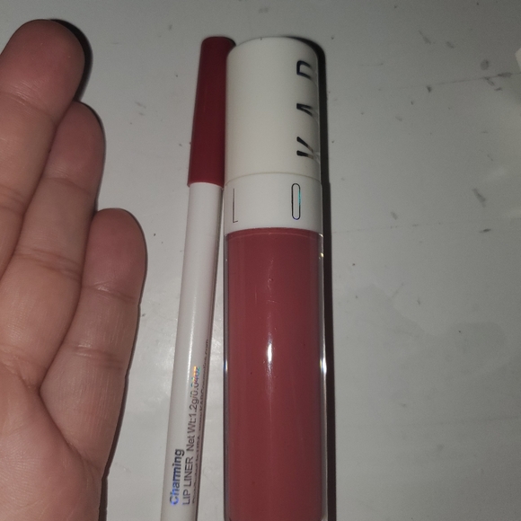 KAB Cosmetics Lip Liner and Lipgloss set - Picture 5 of 6